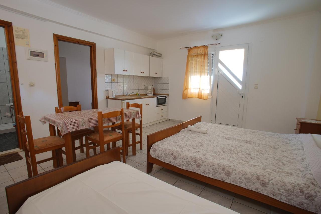 Golden View Studios Apartment