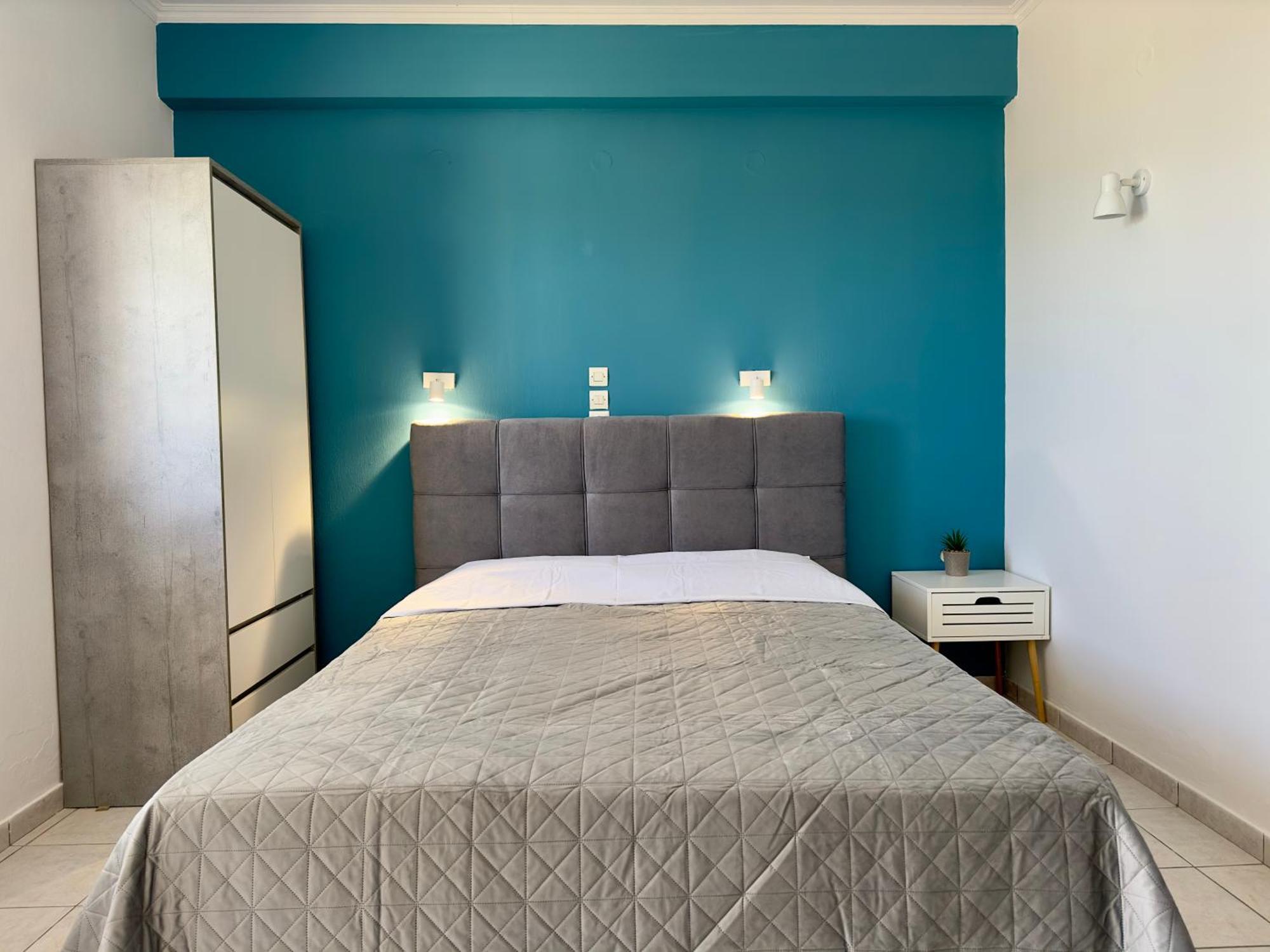 Golden View Studios Apartment